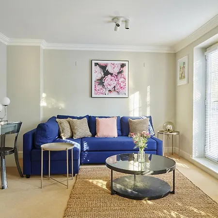 Curb Properties - Gorgeous 3 Bedroom House Close To Town Centre Cheltenham Exterior photo