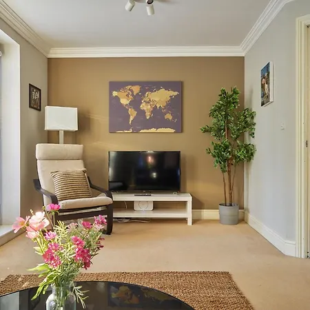 Curb Properties - Gorgeous 3 Bedroom House Close To Town Centre Cheltenham Exterior photo
