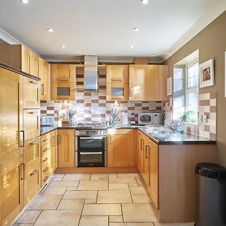 Curb Properties - Gorgeous 3 Bedroom House Close To Town Centre Cheltenham Exterior photo