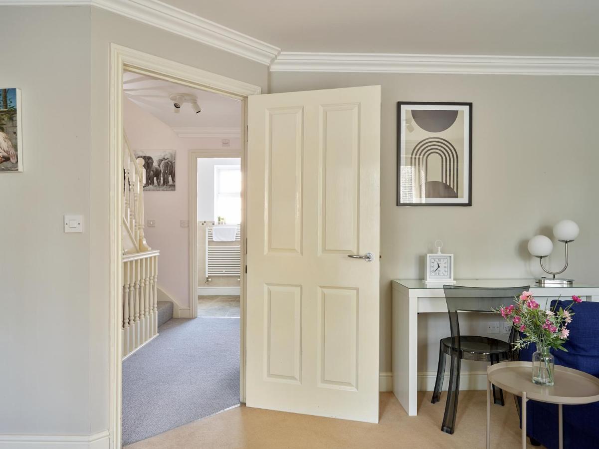 Casa de Férias Curb - Gorgeous 3 Bedroom House Close To Town Centre Cheltenham